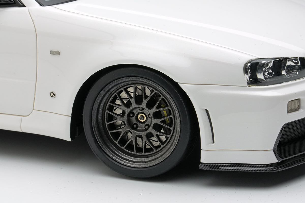 Make Up Co., Ltd / Eidolon 1:18 Nissan Skyline GT-R (BNR34) BUILT BY LEGENDS Mine's