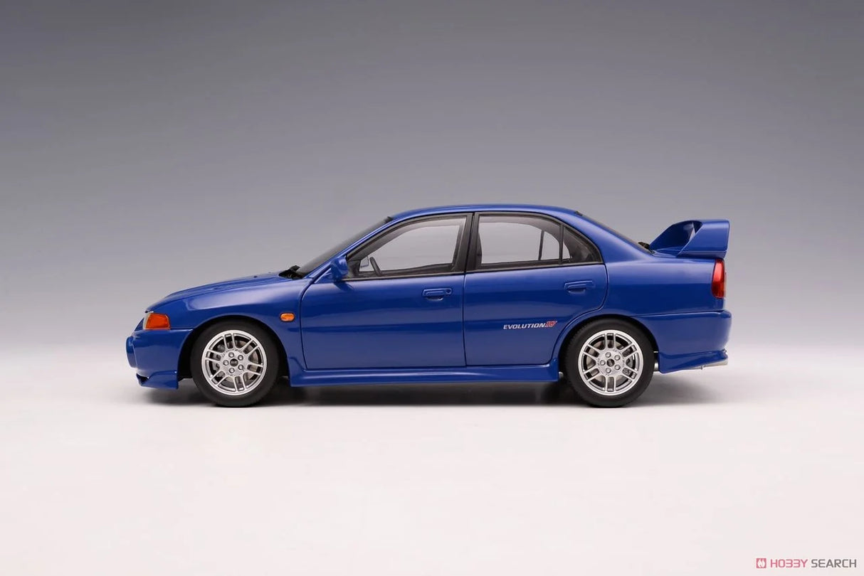 MotorHelix 1:18 Mitsubishi Lancer Evolution IV in Icelle Blue