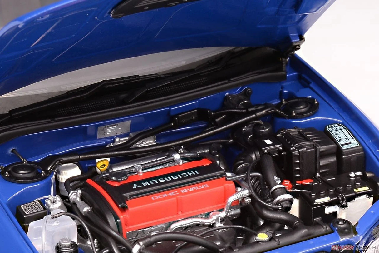 MotorHelix 1:18 Mitsubishi Lancer Evolution IV in Icelle Blue