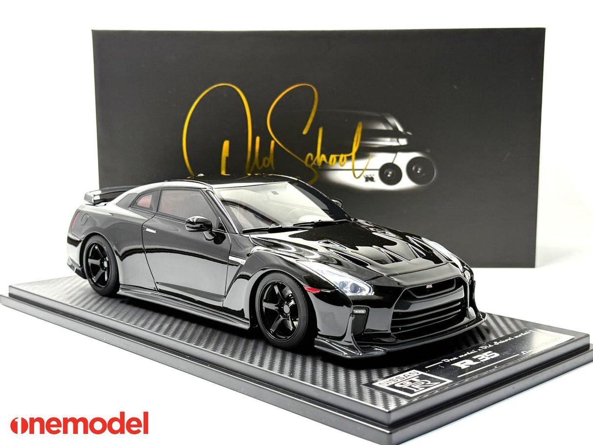 One Model 1:18 Nissan GT-R R35 Custom Edition in Glossy Black