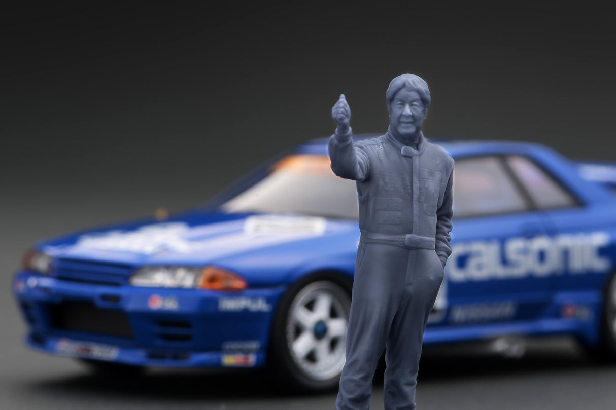 Ignition Model 1:43 Nissan Skyline GT-R (BNR32) (#12) Calsonic 1992 JTC with Mr. Hoshino Figure
