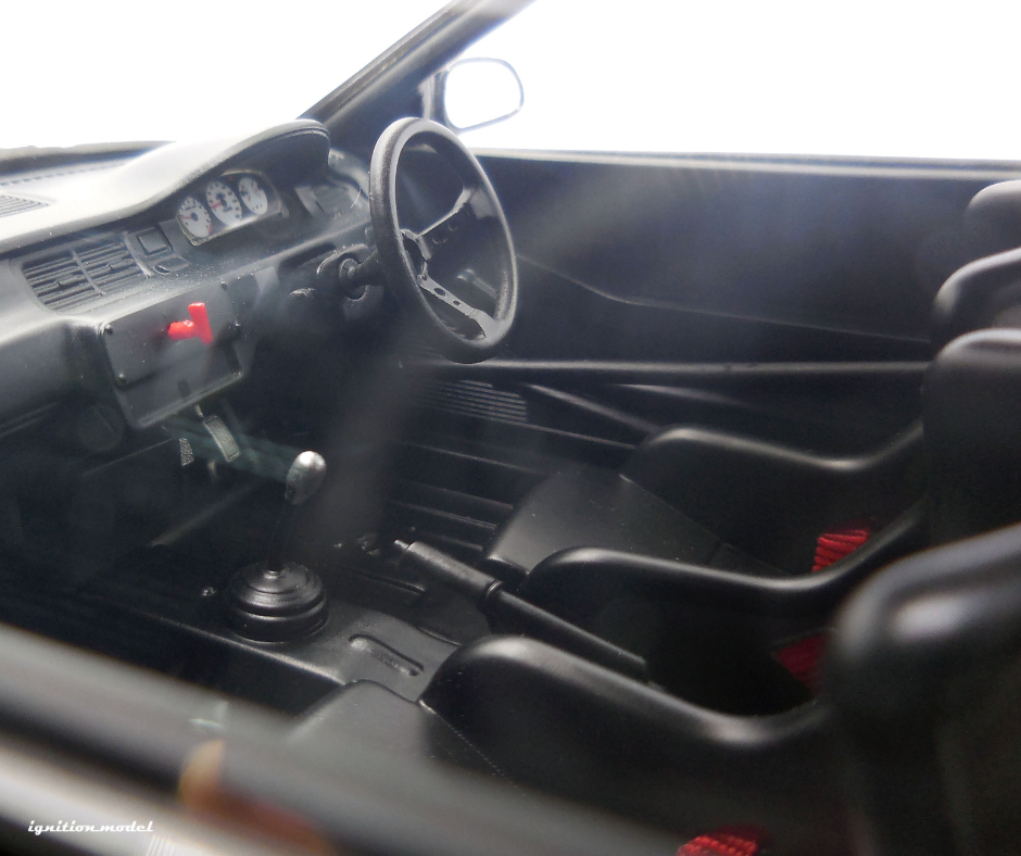 Ignition Model 1:18 Honda Civic (EG6) in Black / Red