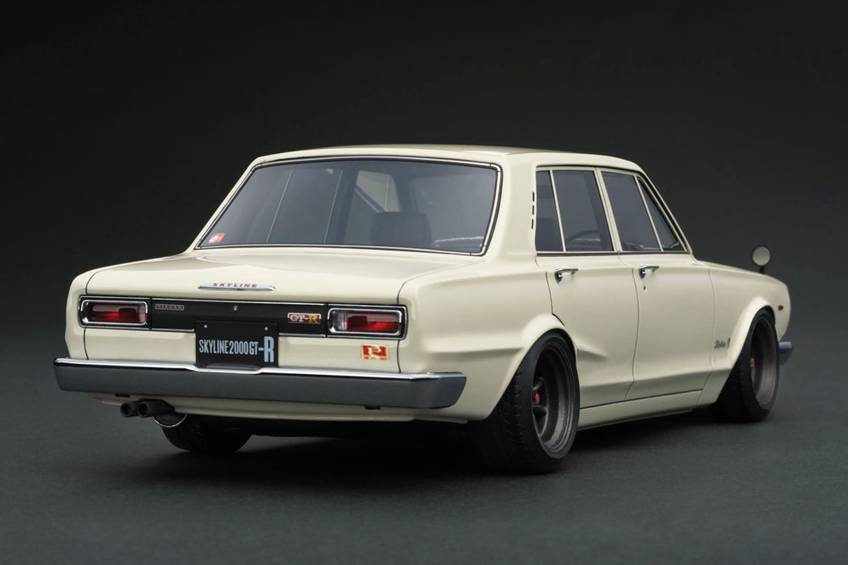 Ignition Model 1:18 Nissan Skyline 2000 GT-R (PGC10) in White