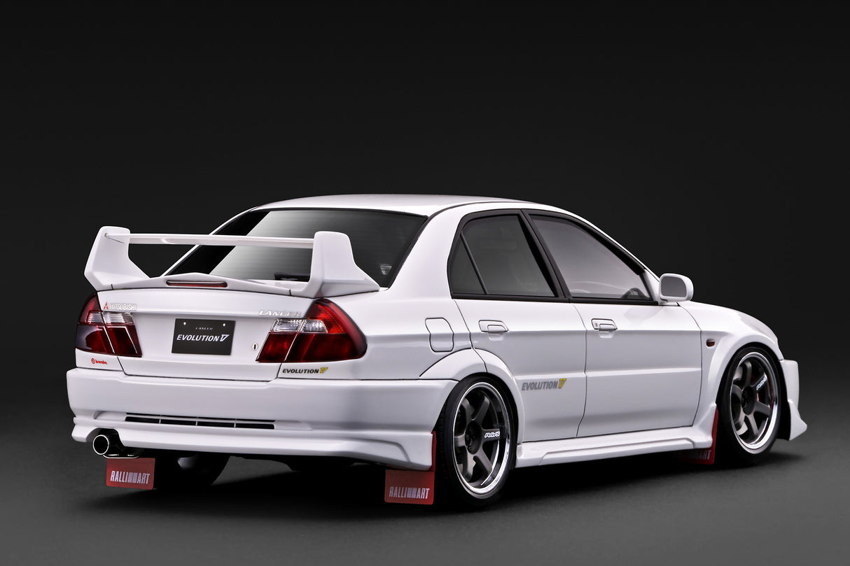 *PREORDER* Ignition Model 1:18 Mitsubishi Lancer Evolution V (CP9A) in White