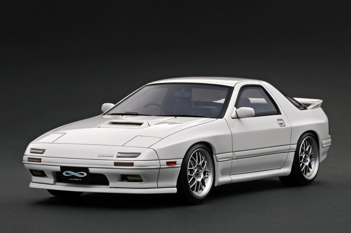 *PREORDER* Ignition Model 1:18 Mazda RX-7 Savanna Infini (FC3S) in White with Engine Display