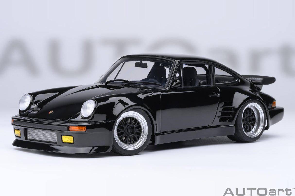 AUTOart 1:18 Porsche 911 (930) Turbo Wangan Midnight “Blackbird” Comic Version 1