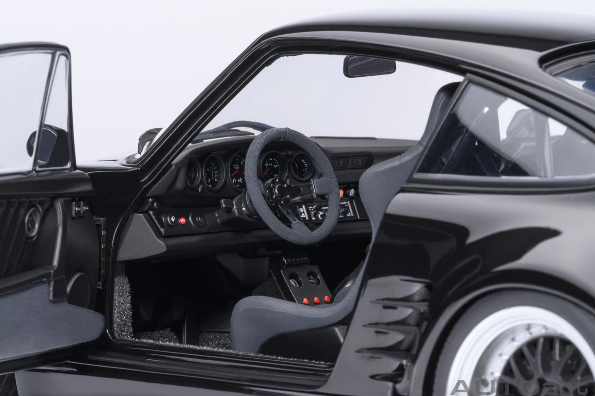 AUTOart 1:18 Porsche 911 (930) Turbo Wangan Midnight “Blackbird” Comic Version 1