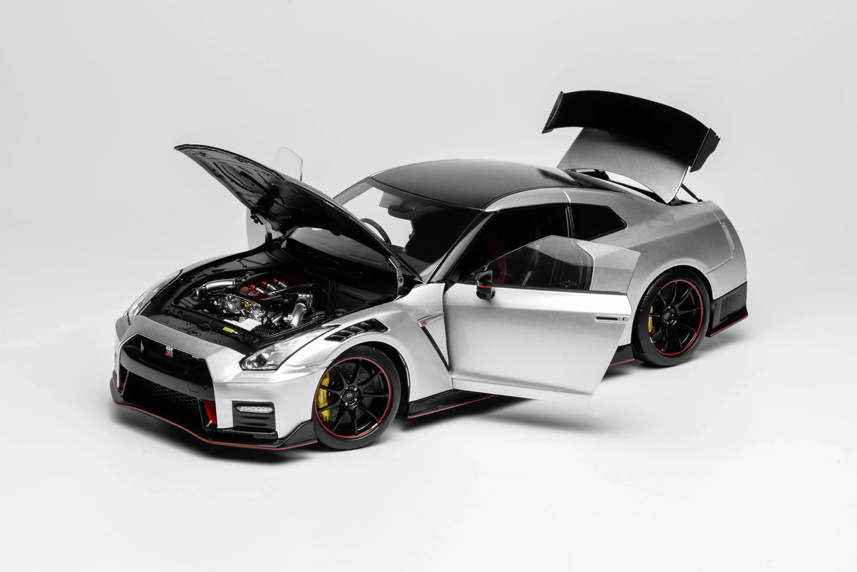 MotorHelix 1:18 Nissan GT-R NISMO (R35) Special Edition 2022 Ultimate Metal Silver