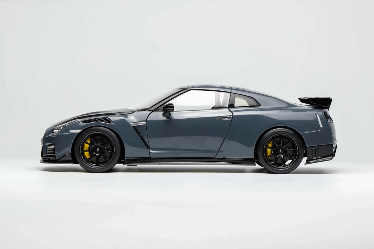 MotorHelix 1:18 Nissan GT-R NISMO (R35) Special Edition 2022 NISMO Stealth Gray