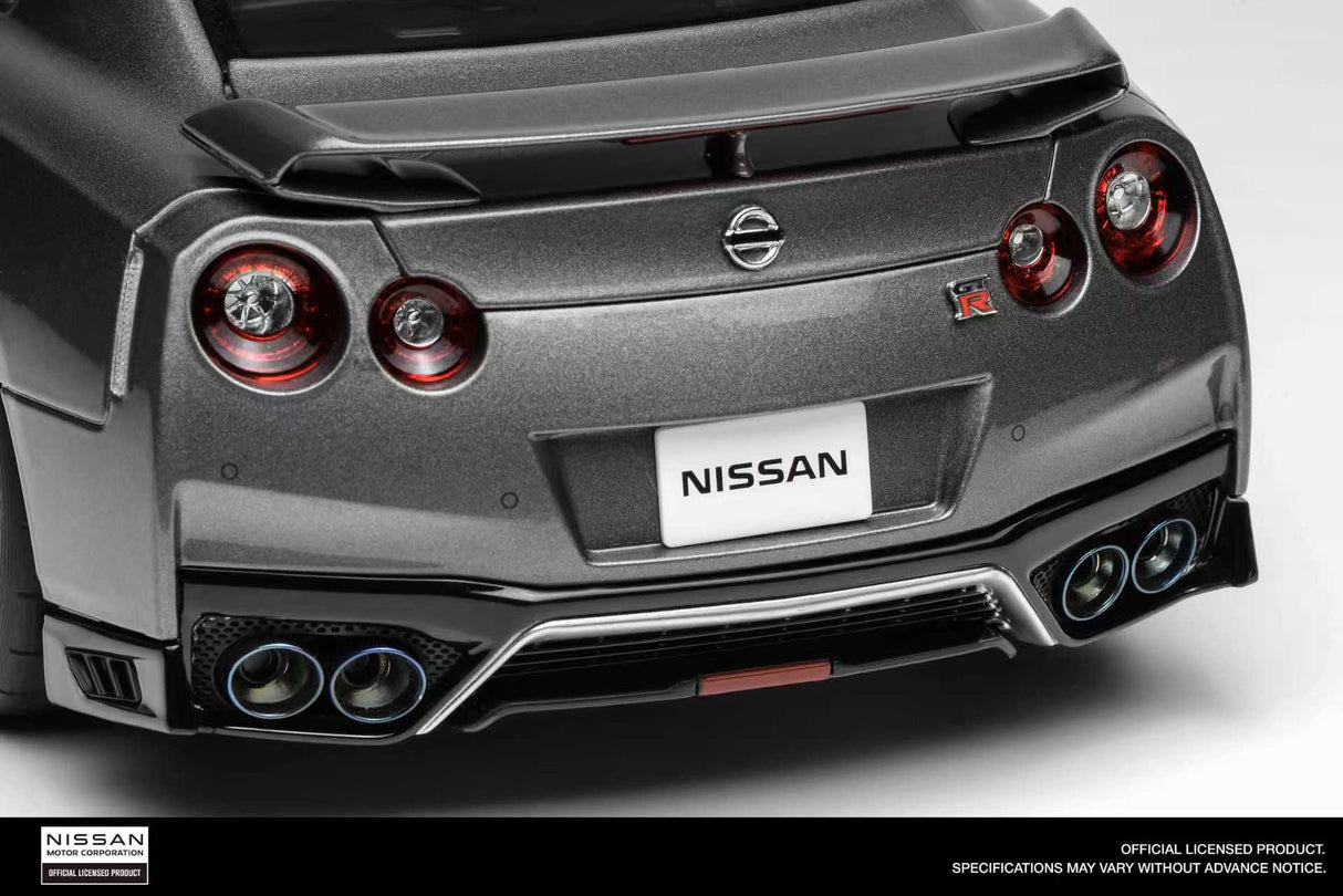 MotorHelix 1:18 Nissan Skyline GT-R Customized Version in Metallic Gray