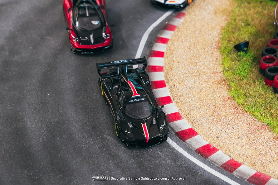 Tarmac Works 1:64 Pagani Zonda Revolución Nero Oro