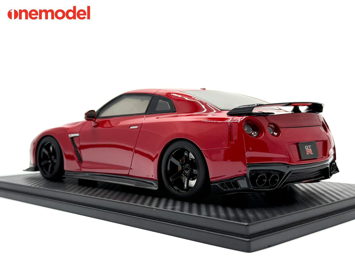 One Model 1:18 Nissan GT-R R35 Custom Edition in Passion Red
