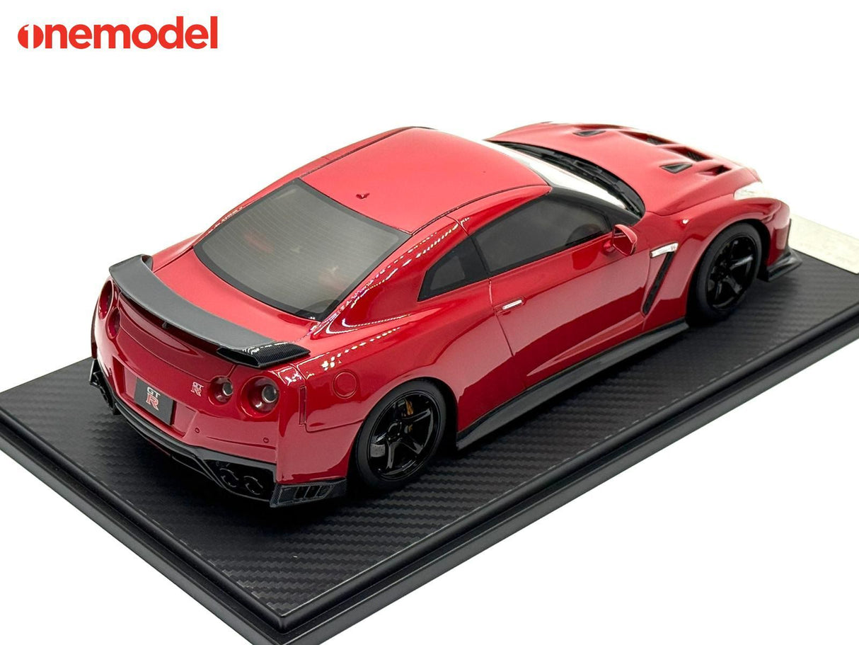 One Model 1:18 Nissan GT-R R35 Custom Edition in Passion Red