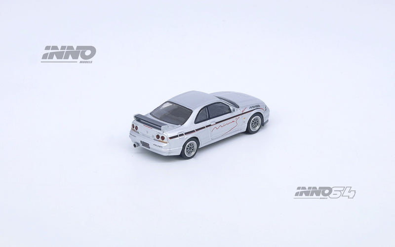 INNO64 1:64 Nissan Skyline GT-R (R33) "TUNED BY MINE'S" in Silver