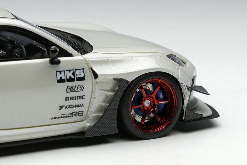 *PREORDER* Make Up Co., Ltd. / EIDOLON 1:43 Toyota GR86 Type-R HKS Driving Performer Edition