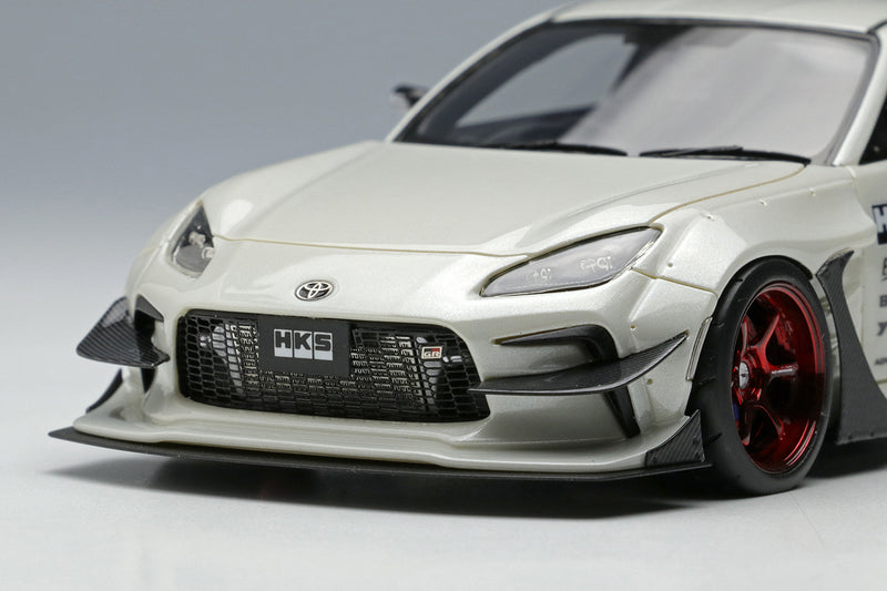 *PREORDER* Make Up Co., Ltd. / EIDOLON 1:43 Toyota GR86 Type-R HKS Driving Performer Edition