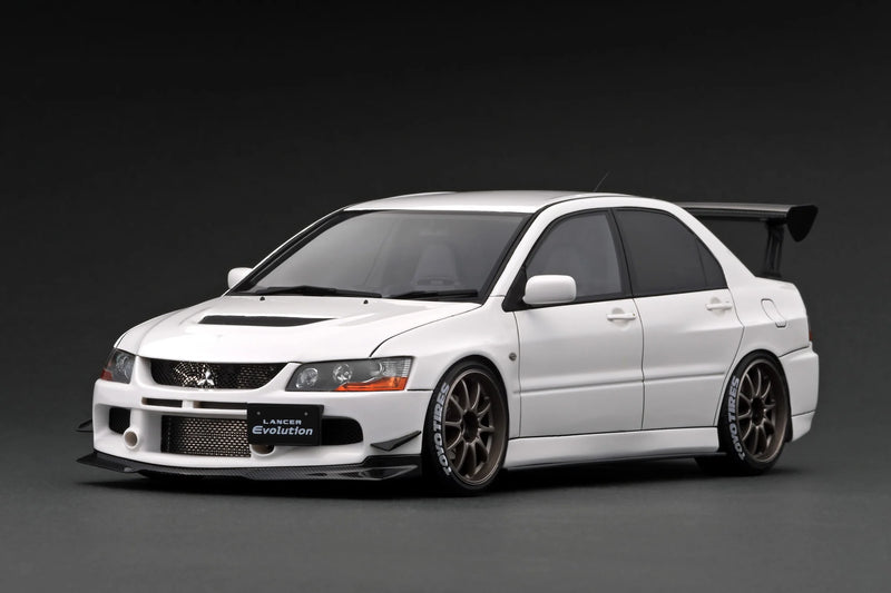 Ignition Model 1:18 Mitsubishi Lancer Evolution IX (CT9A) in White with NO ENGINE DISPLAY!