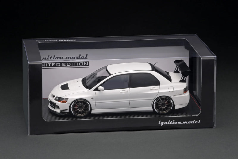 Ignition Model 1:18 Mitsubishi Lancer Evolution IX (CT9A) in White with NO ENGINE DISPLAY!