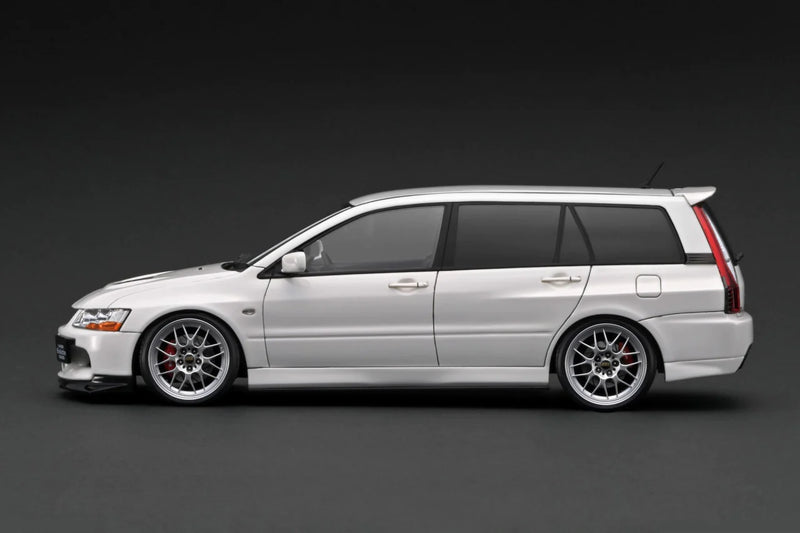 Ignition Model 1:18 Mitsubishi Lancer Evolution Wagon (CT9W) in White