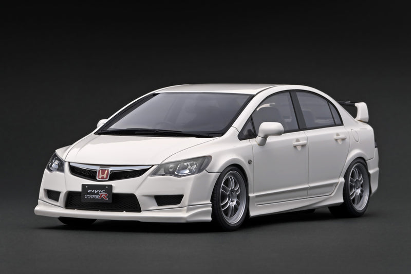 Ignition Model 1:18 Honda Civic (FD2) Type-R in White with Engine Display