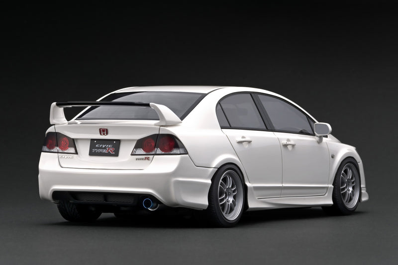 Ignition Model 1:18 Honda Civic (FD2) Type-R in White with Engine Display