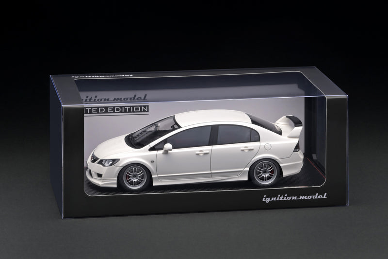 Ignition Model 1:18 Honda Civic (FD2) Type-R in White with Engine Display