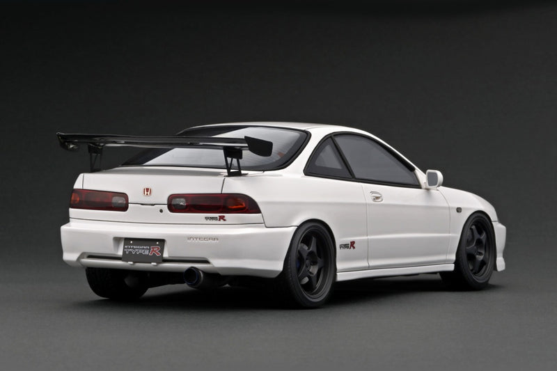 Ignition Model 1:18 Honda Integra Type-R (DC2) in White