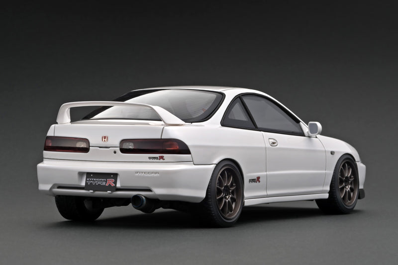 Ignition Model 1:18 Honda Integra (DC2) Type-R in Pearl White with Engine Display