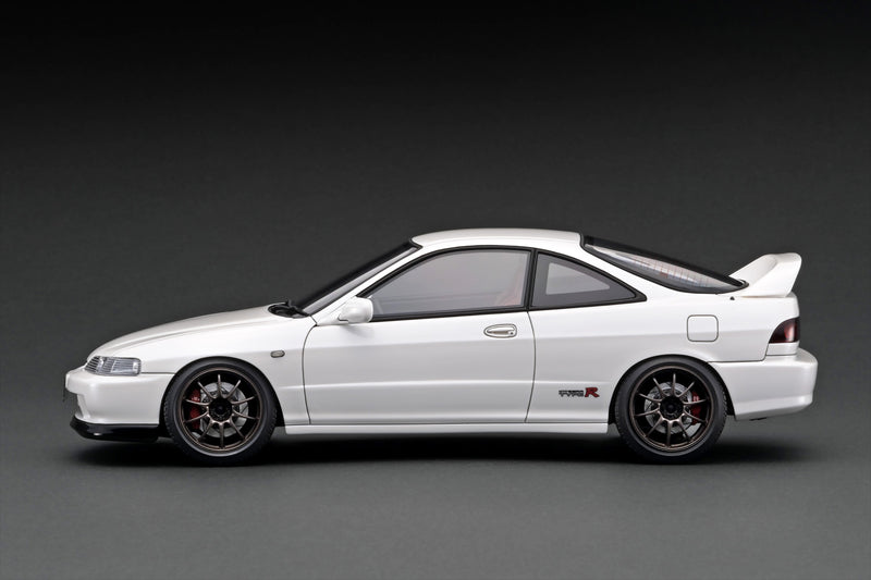 Ignition Model 1:18 Honda Integra (DC2) Type-R in Pearl White with Engine Display