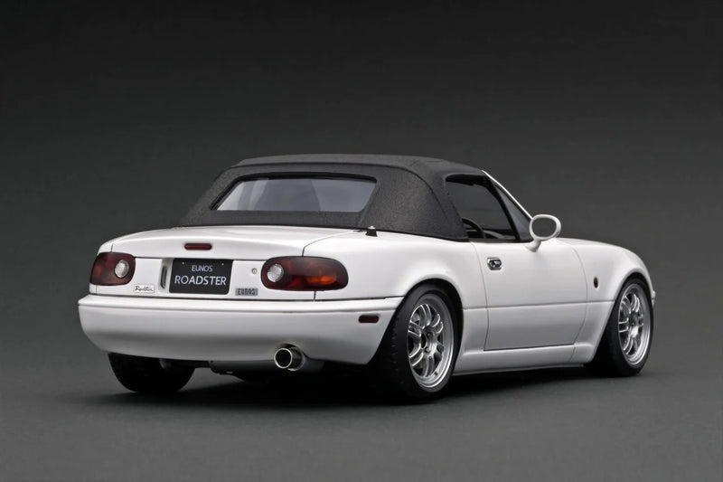 Ignition Model 1:18 Mazda EUNOS Roadster (NA) in White