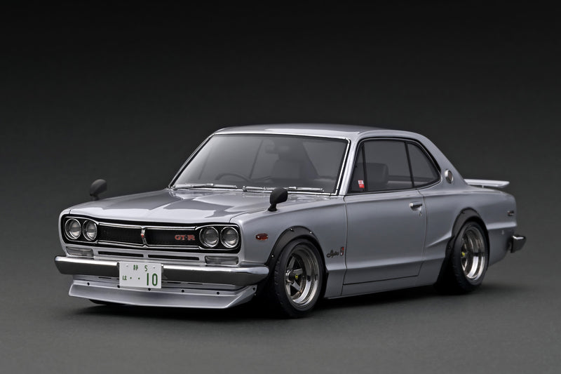 Ignition Model 1:18 Nissan Skyline 2000 GT-R (KPGC10) in Silver with S20 Engine Display