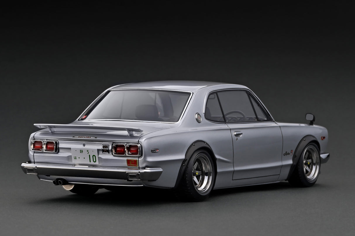 Ignition Model 1:18 Nissan Skyline 2000 GT-R (KPGC10) in Silver with S20 Engine Display