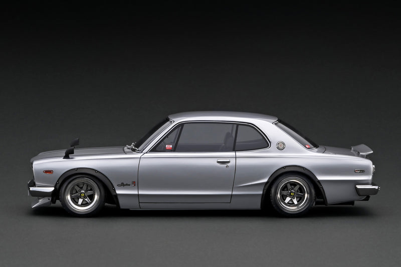 Ignition Model 1:18 Nissan Skyline 2000 GT-R (KPGC10) in Silver with S20 Engine Display