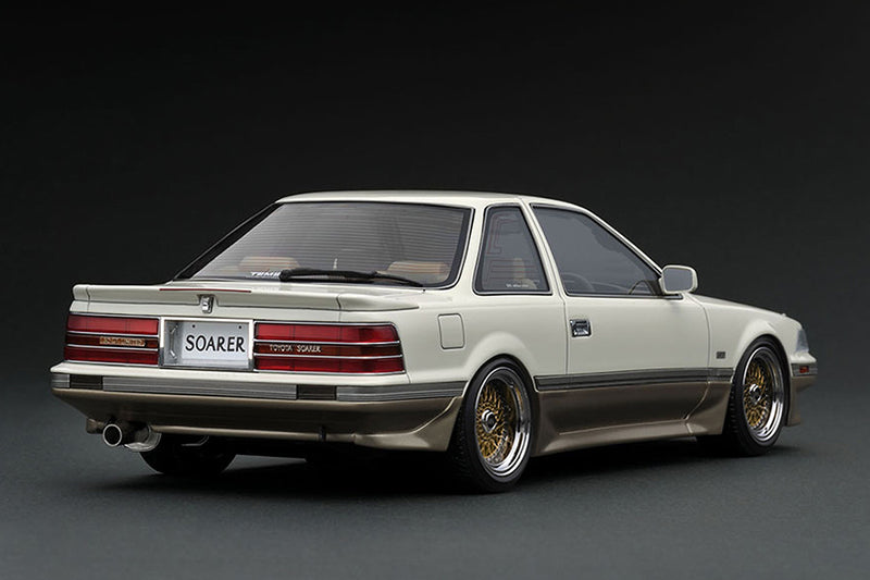 Ignition Model 1:18 Toyota Soarer (Z20) 3.0GT Limited in White / Gold