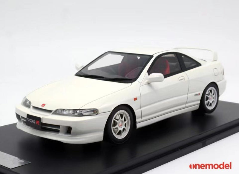 One Model 1:18 Honda Integra Type-R DC2 Early Version White