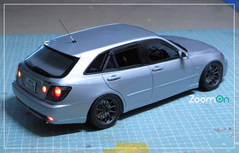 ZoomOn x Model Cars Houston 1/24 Toyota Altezza Gita Full Resin Model Kit