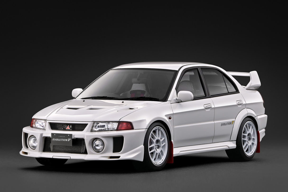 *PREORDER* Ignition Model 1:18 Mitsubishi Lancer Evolution V (CP9A) in White with Engine Display
