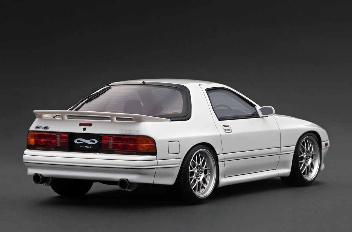 *PREORDER* Ignition Model 1:18 Mazda RX-7 Savanna Infini (FC3S) in White with Engine Display