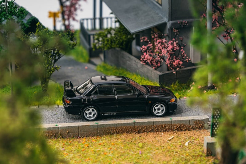 Tarmac Works 1/64 Mitsubishi Lancer GSR Evolution III in Black