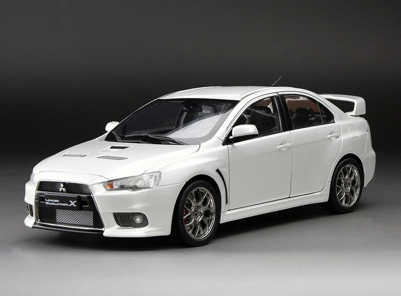 Sun Star 1:18 Mitsubishi Lancer Evolution X in White