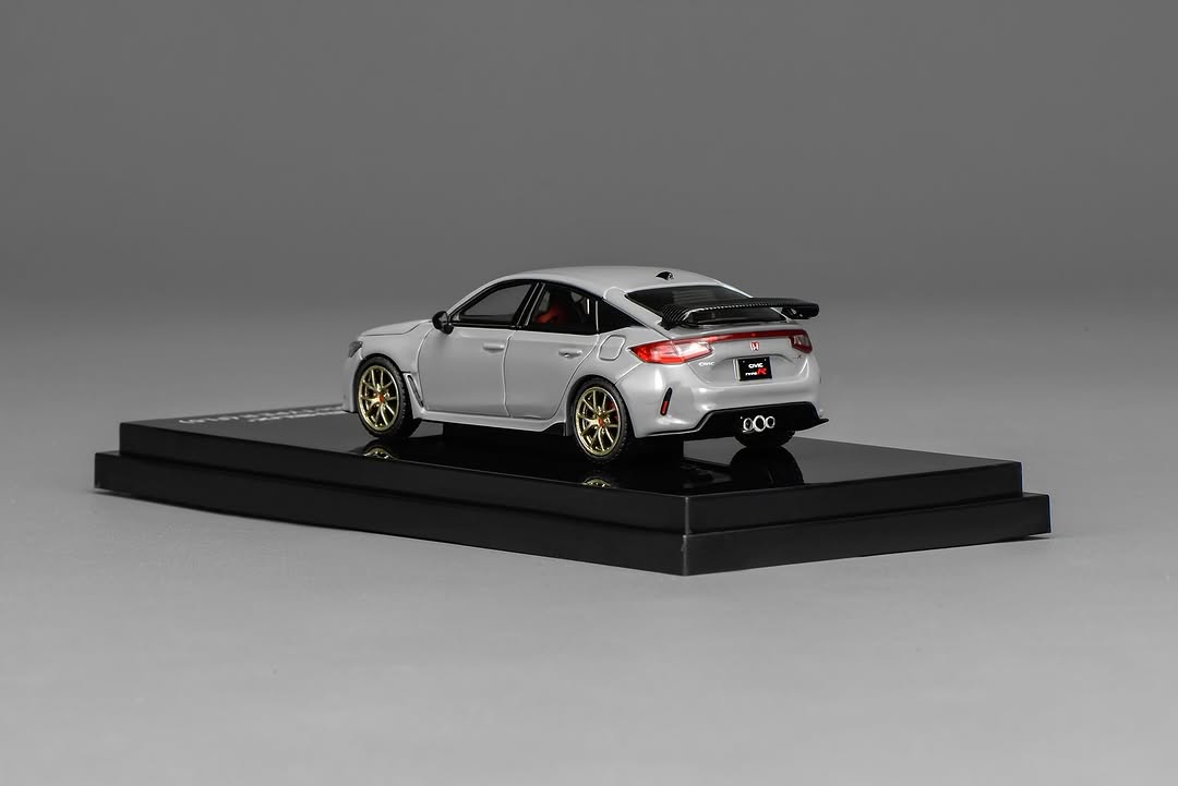 MotorHelix 1:64 Honda Civic Type-R (FL5) in Sonic Grey Pearl