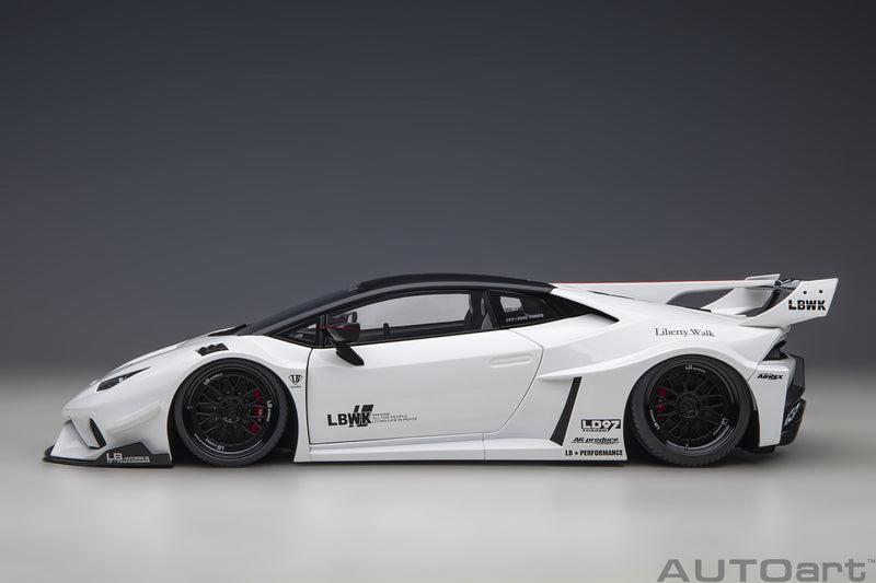 AUTOart 1:18 Lamborghini Huracan GT LBWK Silhouette Works in White