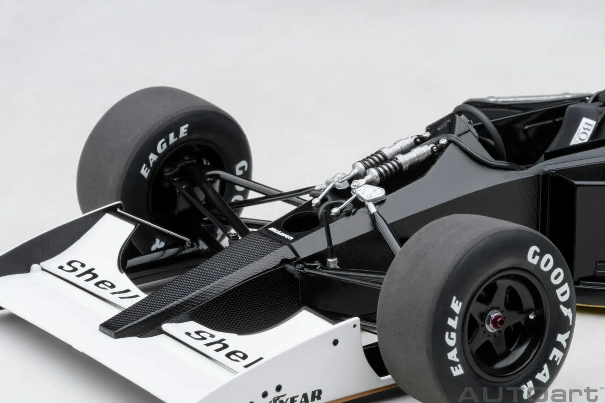 AUTOart 1:18 McLaren Honda MP4/6 Japanese GP 1991 A.SENNA #1 with McLaren Logo