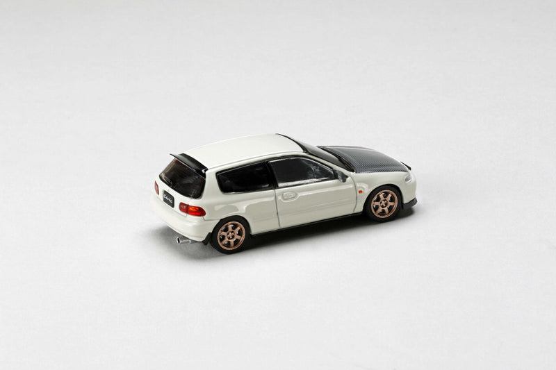 Hobby Japan 1:64 Honda Civic SiR-II (EG6) in Frost White with Carbon Bonnet