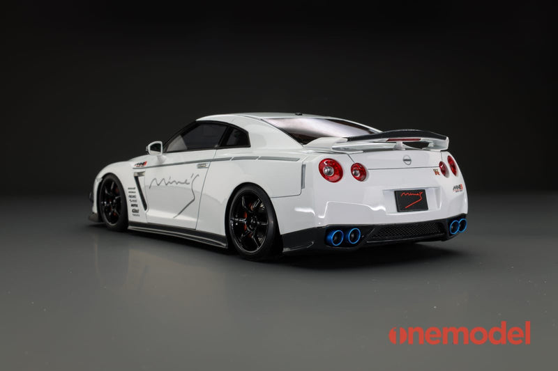 One Model 1:18 Nissan GT-R (R35) Mine's Version