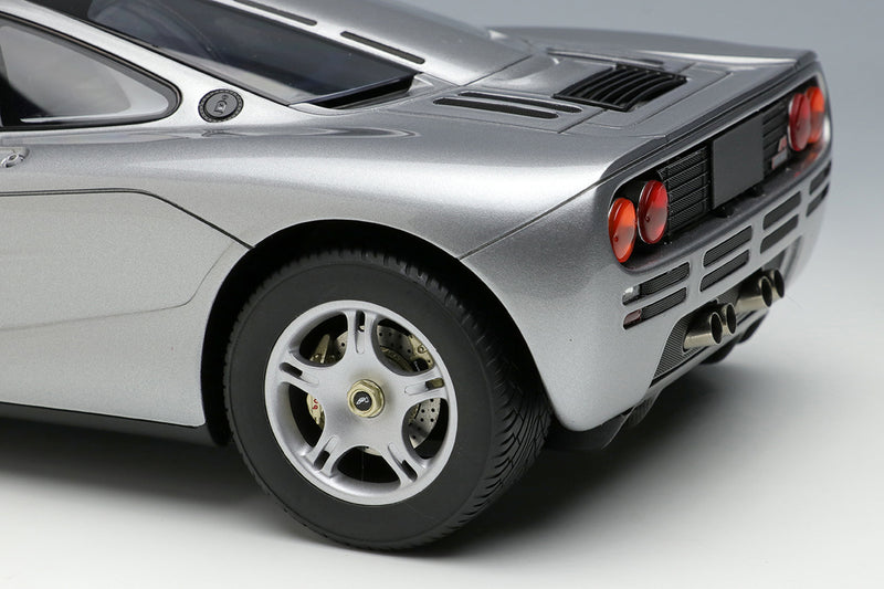 Make Up Co., Ltd / Eidolon 1:18 McLaren F1 Road Car 1994 in Magnesium Silver