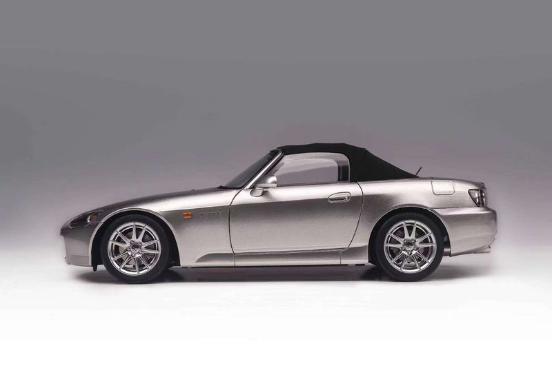 MotorHelix 1/18 Honda S2000 (AP2) in Metal Silver