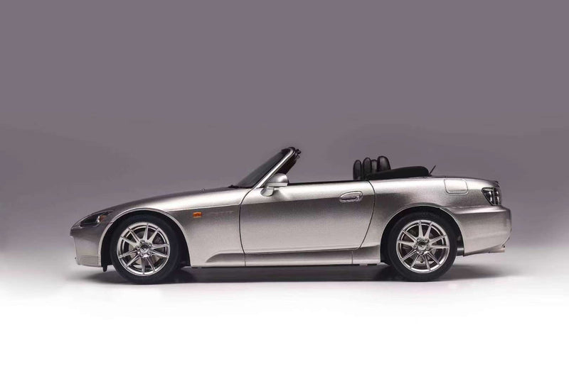 MotorHelix 1/18 Honda S2000 (AP2) in Metal Silver