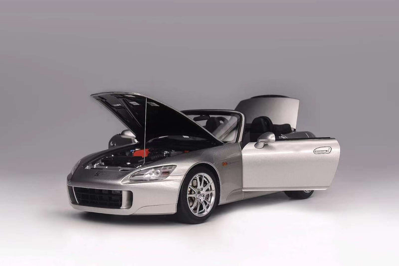 MotorHelix 1/18 Honda S2000 (AP2) in Metal Silver