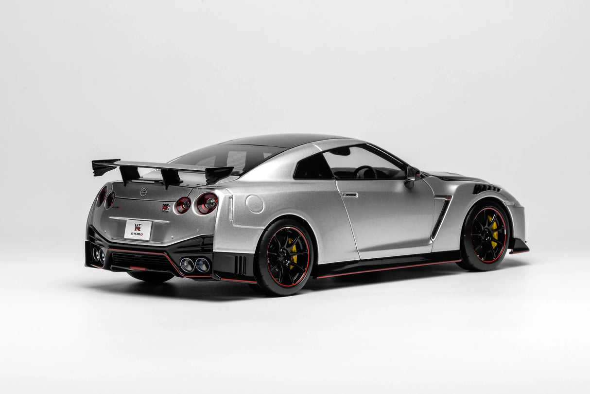MotorHelix 1:18 Nissan GT-R NISMO (R35) Special Edition 2022 Ultimate Metal Silver